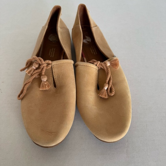 Toms Kelli Flats Leather Ballet Tassels Slip On Womens 9.5 - Picture 1 of 7